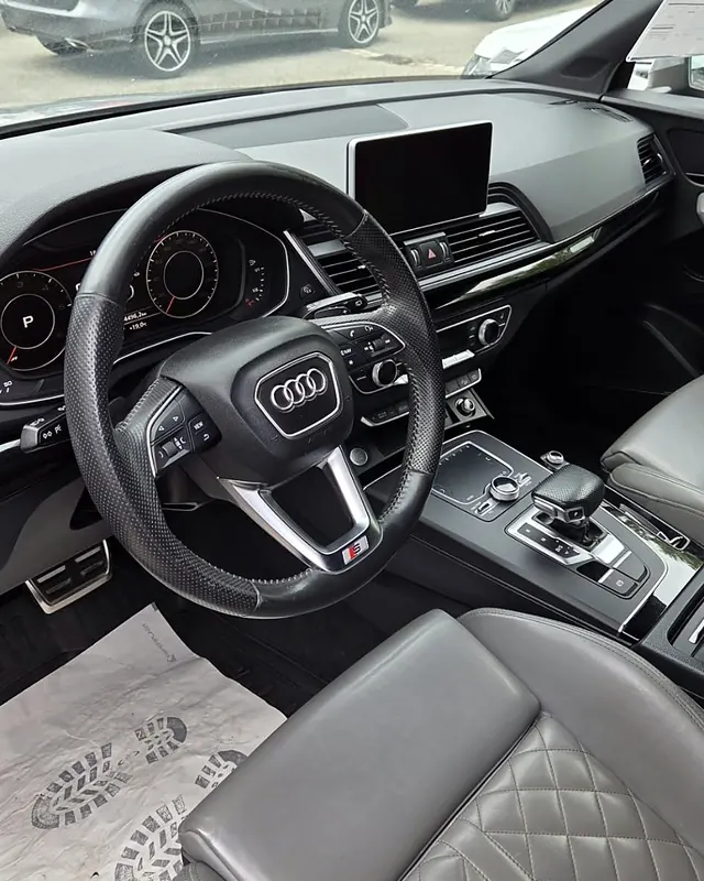 Audi SQ5 — habitacle